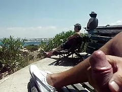 میلیونر در حال استراحت در کلبه خود لینک کانال فیلم سکس در تلگرام با یک بلوند زیبا است